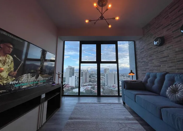 Cosmopolitan Apt 1407, 5 Star Facilities, 15M Sjo Airport, Parking, Pool, Gym