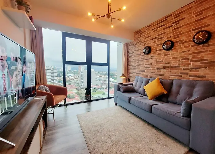 Cosmopolitan Apt 1407, 5 Star Facilities, 15M Sjo Airport, Parking, Pool, Gym
